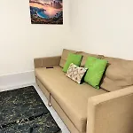 Cozy 2-Bedroom Retreat In Kilburn London Sf8