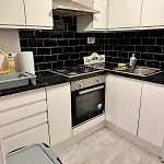 Cozy 2-Bedroom Retreat In Kilburn London Sf8