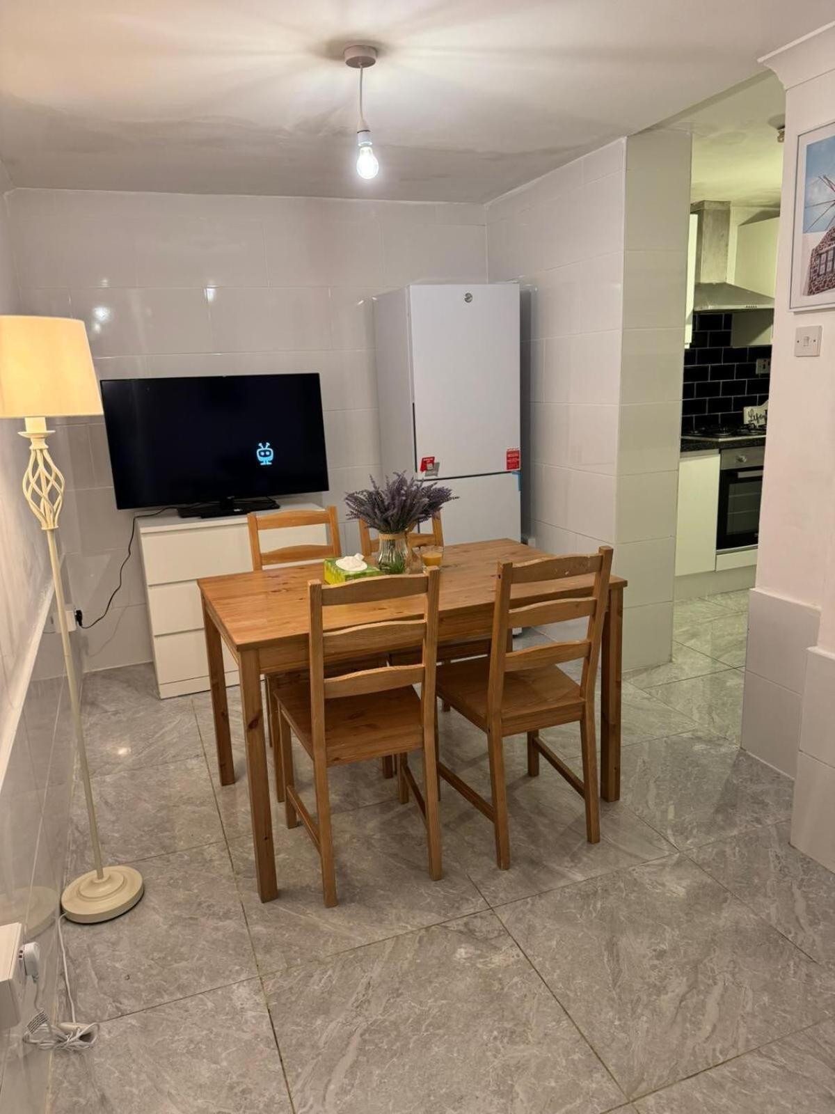 Cozy 2-bedroom Retreat In Kilburn Sf8 Apartment London