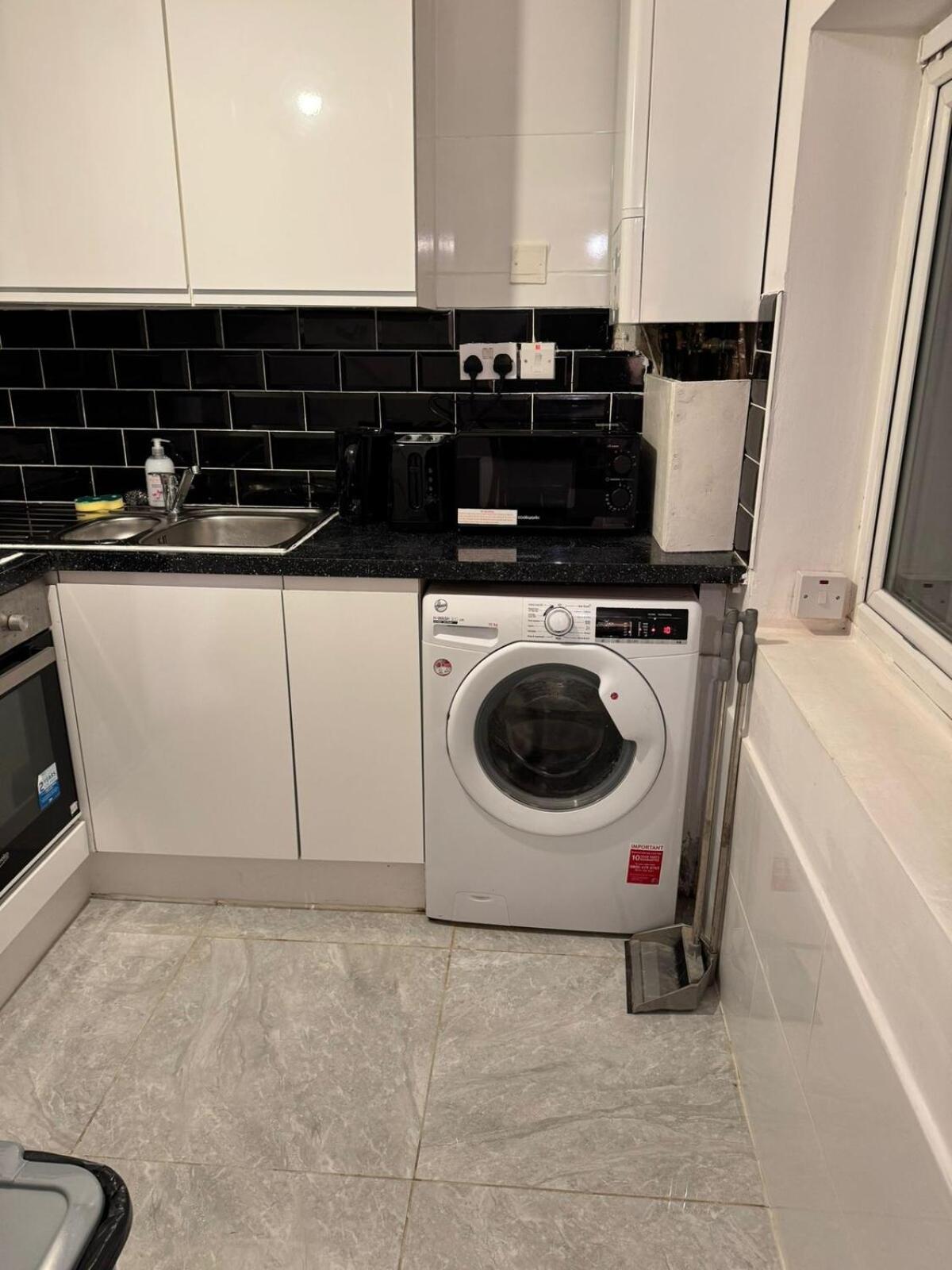 Cozy 2-bedroom Retreat In Kilburn Sf8 Apartment